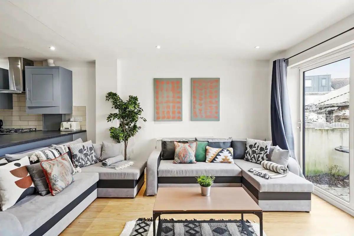 Elegant Flat - Sleeps 8 Apartment บริสตอล ภายนอก รูปภาพ
