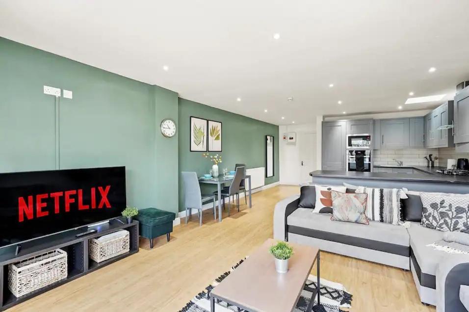 Elegant Flat - Sleeps 8 Apartment บริสตอล ภายนอก รูปภาพ